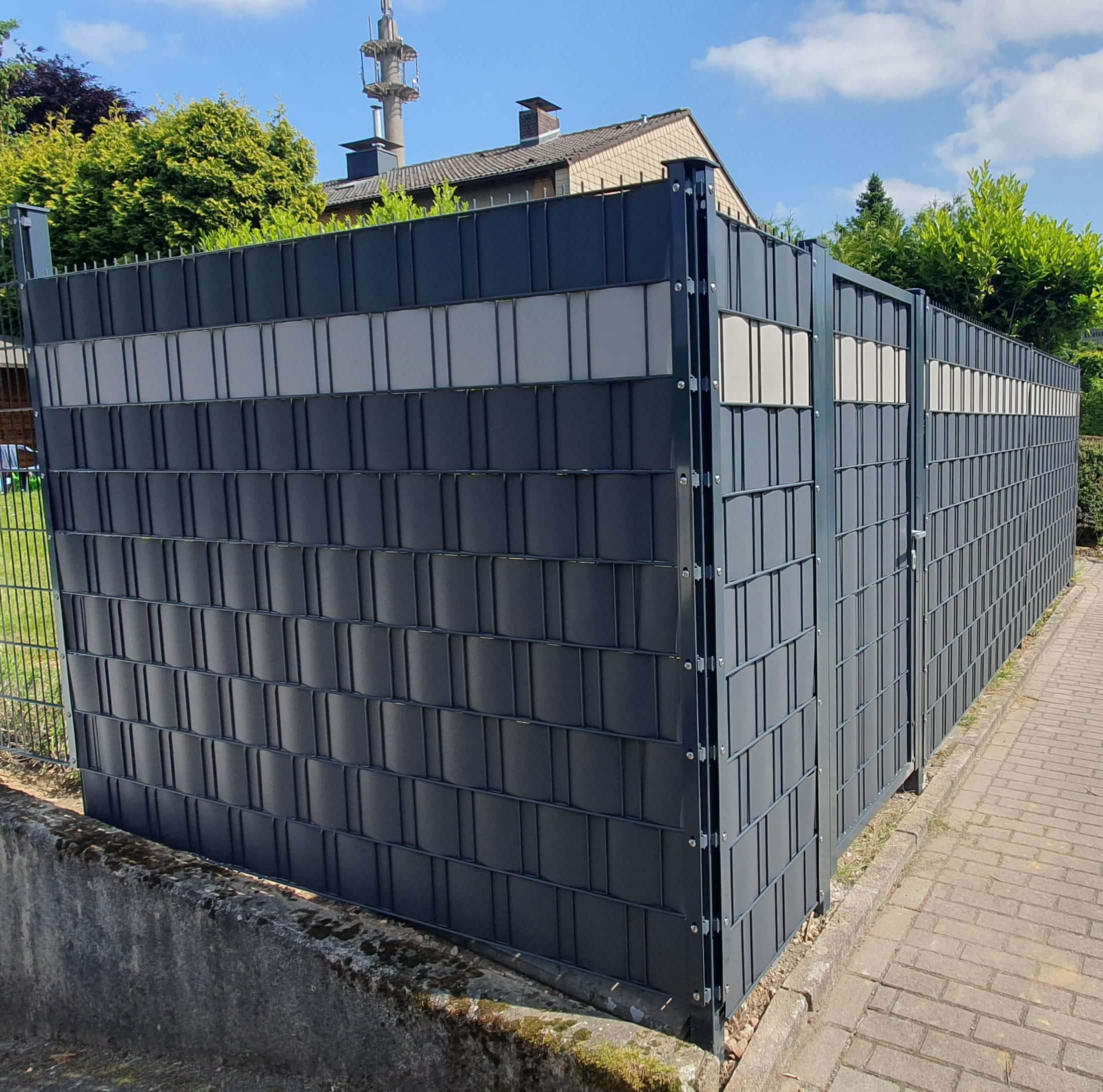 Produktbild von Auf-mass24 Sichtschutzstreifen Premium-Line 35m RAL7016 Anthrazit Blickdicht Doppel