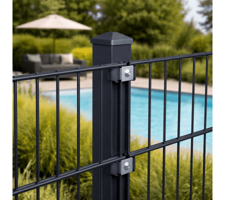 Komplettzaun mit Doppelstabmatten und Zaunpfosten FA-P Montage Bild