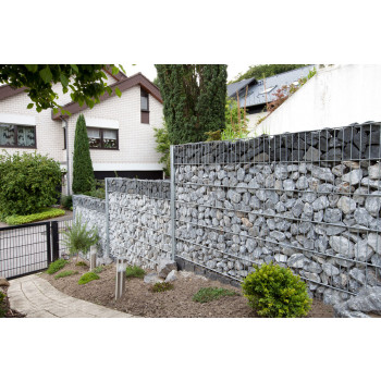 25 Meter Gabionen / Steinzaun Standard inkl. Pfosten 120x40 mm verzinkt mit aufgeschweißter Fussplatte